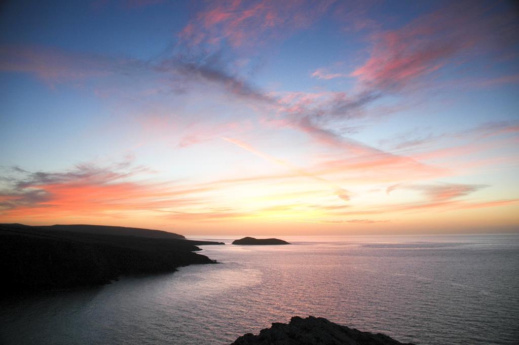 Yha Poppit Sands Hostel Cardigan Exterior photo